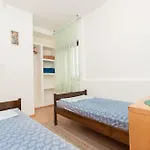 Natasa Apartman *